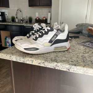 Jordan MA2 - men’s size 11